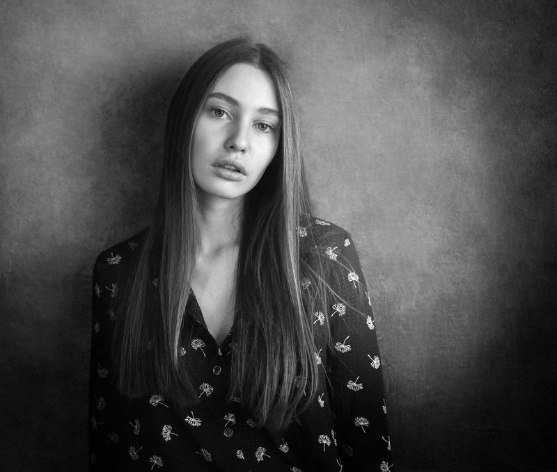 портрет Полинаphoto preview