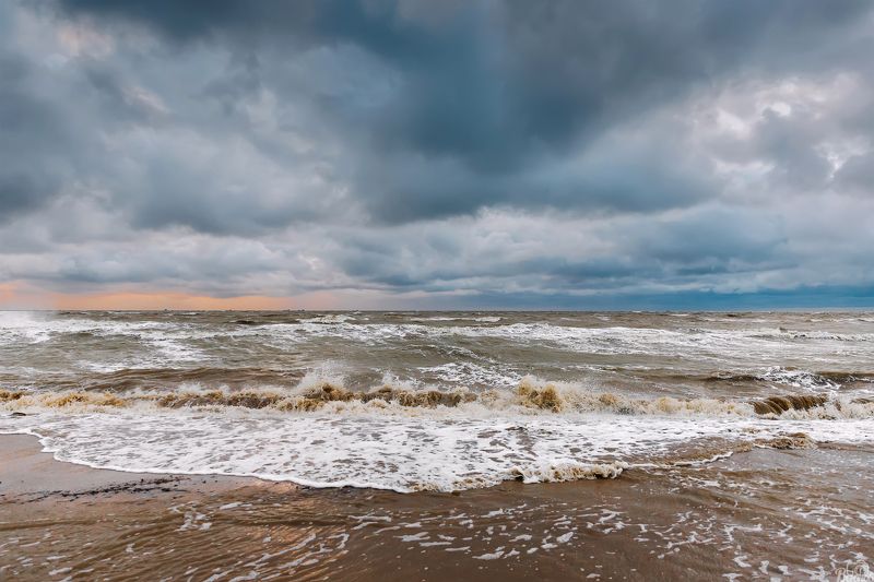 Шторм на Азовском море в г. Ейск фото превью