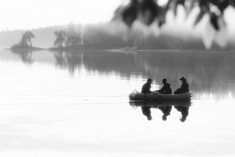 карелия, рыбаки, лодка Трое в лодке.photo preview