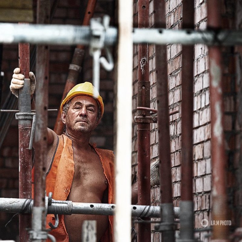 строитель, портрет Не кочегары мы, не плотники...photo preview