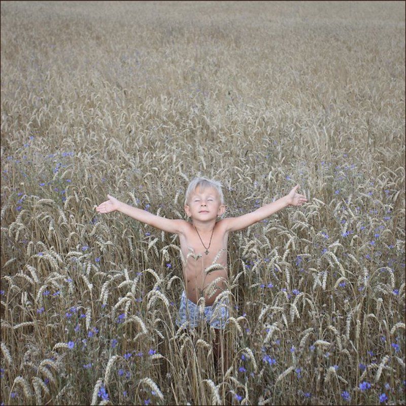 мальчик и море...photo preview