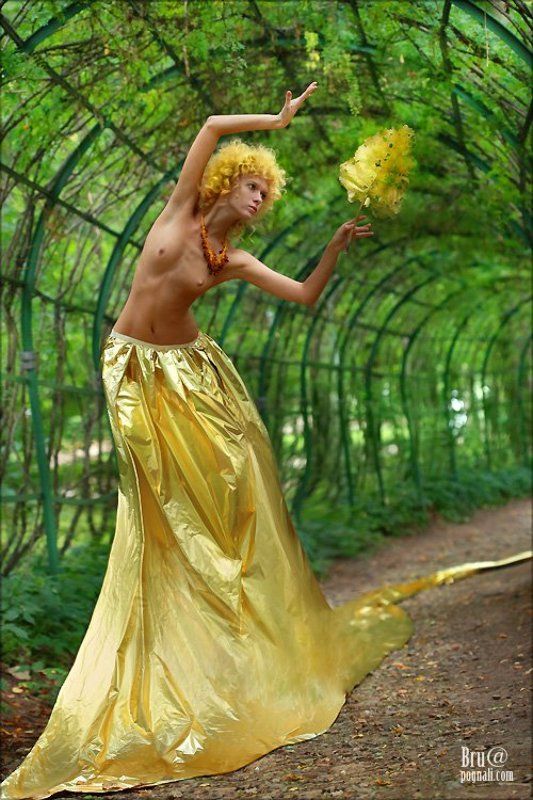 девушка, осень, листок. Предчувствие Осени..photo preview