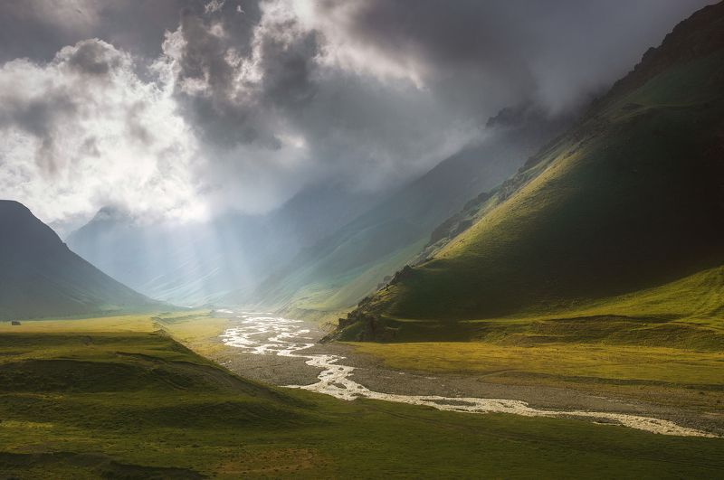 бархатные склоны кавказаphoto preview