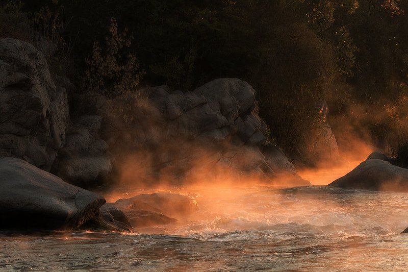 Река.Пороги.Утро. Туман. Огонь утреннего тумана.photo preview