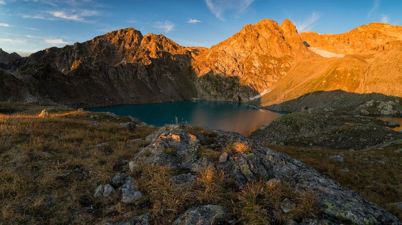 архыз, горы, карачаево-черкесия, софийские озера, утро Золото Маккеныphoto preview
