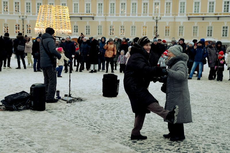Новогодняя плясоваяphoto preview