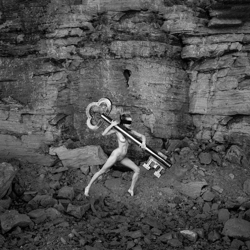 Non cuilibet pulsanti patet ianuaphoto preview