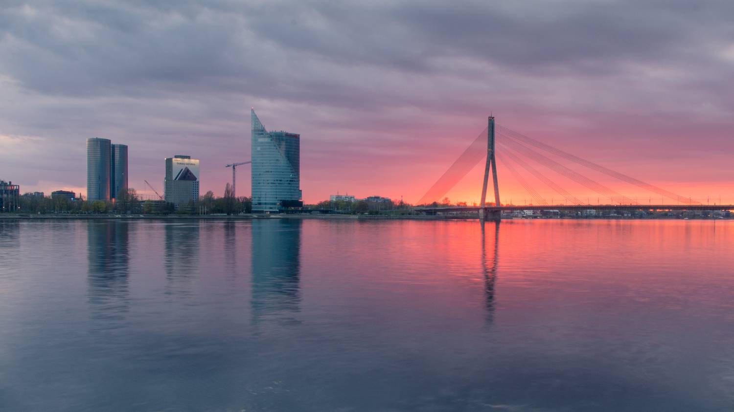 ***. Автор: Nikolai Mordan #visitlatvia, #visitriga, #riga, #rigaoldtown, #rigacity, #rīga, #sunsetlovers, #sunsetphotography, #cityscape, #beautifuldestinations, #destination, #sunsetsky, #burningsky, #europetravel, #europe_vacations, #europedestinations, #sunset, #sunsetphotograp, Nikolai Mordan