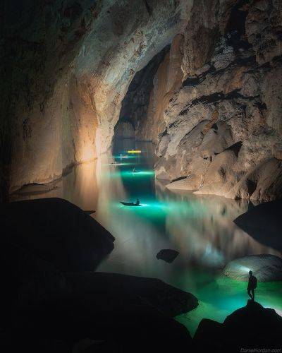 Vietnam Son Doong - the largest cave in the world