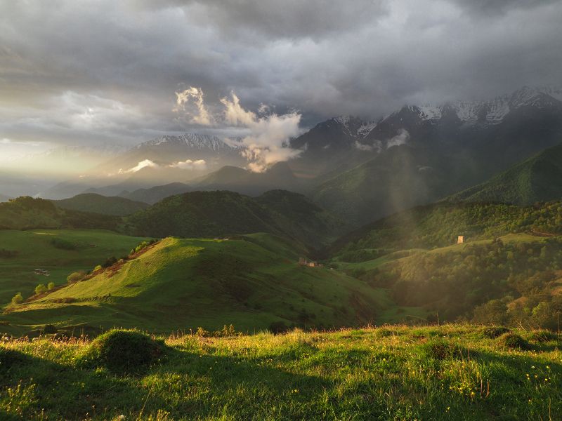 Кавказ, Ингушетия, горы В утреннем светеphoto preview