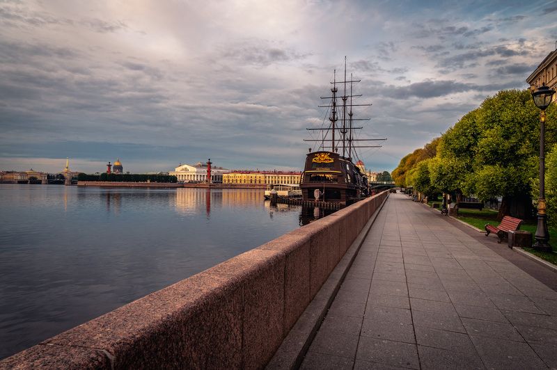 городской пейзаж, архитектура, Санкт-Петербург Мытнинская набережная, Санкт-Петербургphoto preview