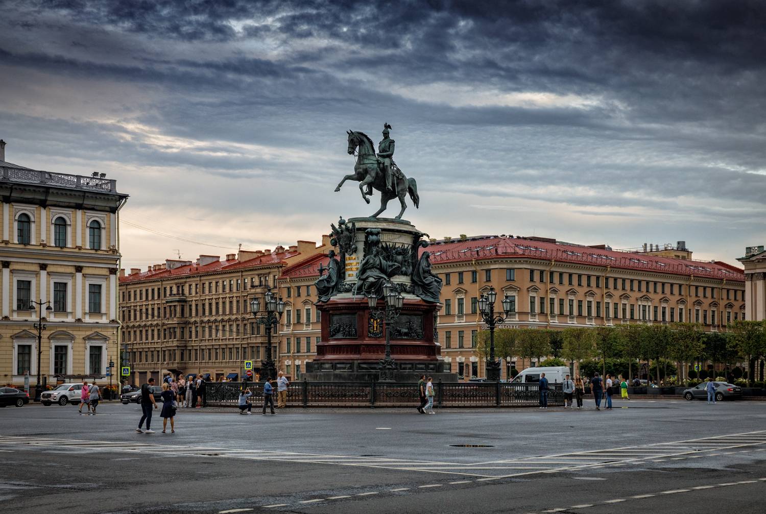 * * *. Автор: Евгений Кужилев , Евгений Кужилев