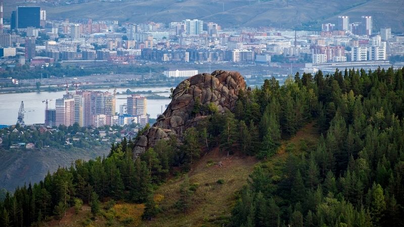 столбы, красноярские столбы, красноярск С видом на городphoto preview