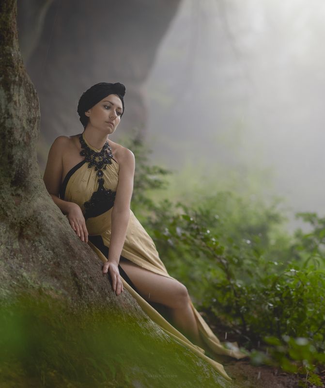 Шаманка, девушка, пищера, горы, задумчивость Шаманкаphoto preview