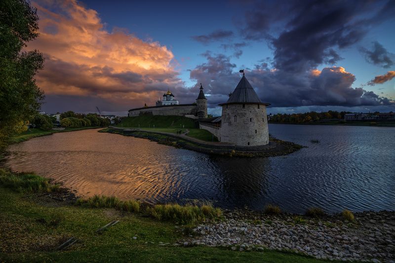 псков, кром, вечер, октябрь Осенний вечер в Псковеphoto preview