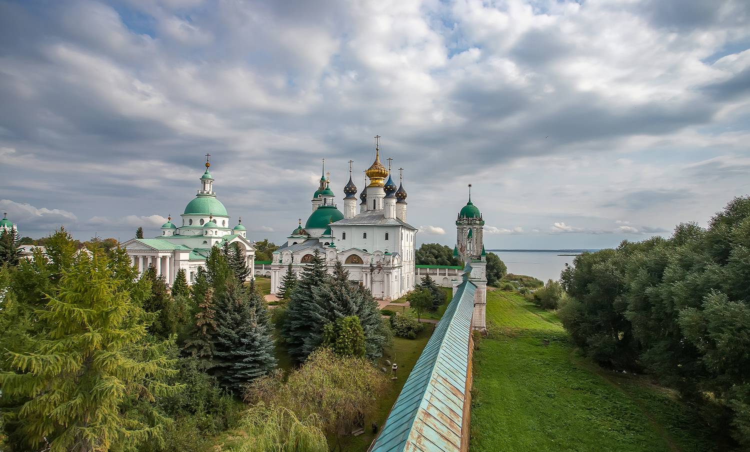 спасо-яковлевский монастырь, стена, озеро неро, ростов, Широких Александр