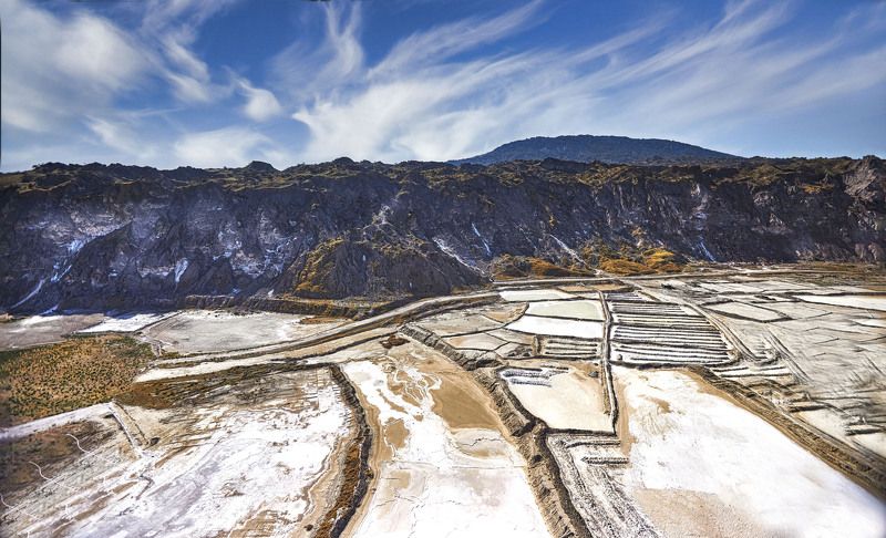 Соляные копи  Ходжа  Мумина! Соляная  гора Ходжа Мумин, высота 1333м.  Поваренная Соль всех цветов радуги, 30 миллиардов тн! По запасам уступает только Иранской Кухи Намак(Гора соли). Знаменитый венецианский путешественник Марко Поло побывавший здесь в 13photo preview