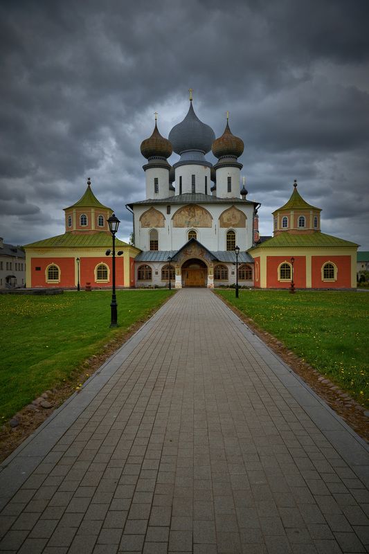 тихвин, монастырь, купола, тихвинский богородичный успенский мужской монастырь, Соборphoto preview
