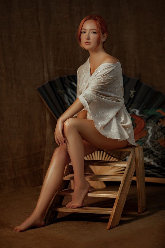 Girl on burlapphoto preview