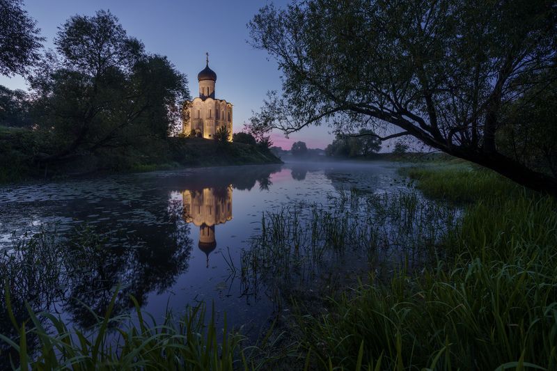 покрова на нерли, боголюбово Утро в начале сентябряphoto preview
