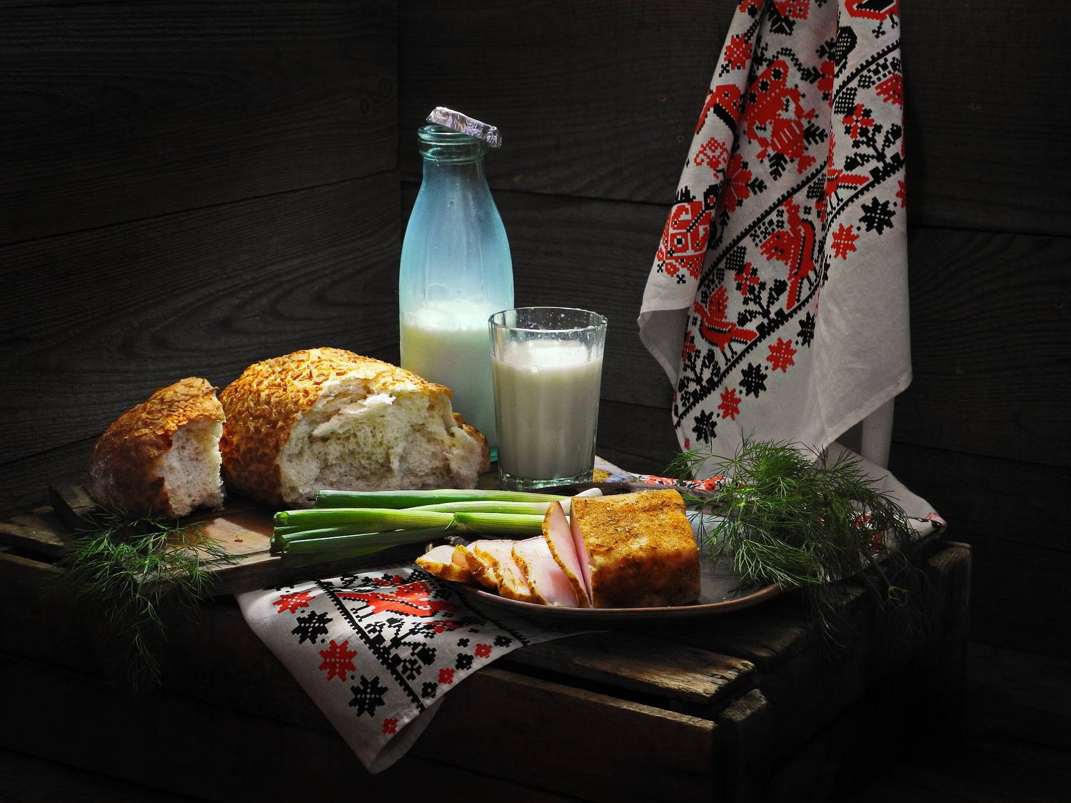 история молоко хлеб укроп лук зелень сало стакан рушник полотенце, Сергей Фунтовой