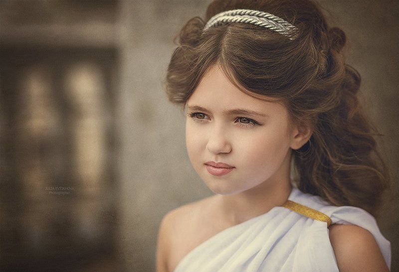 Юная богиня Элладыphoto preview