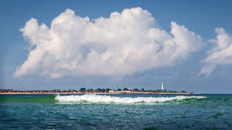 Про Небо, про Море и про узкую полоску Сушиphoto preview