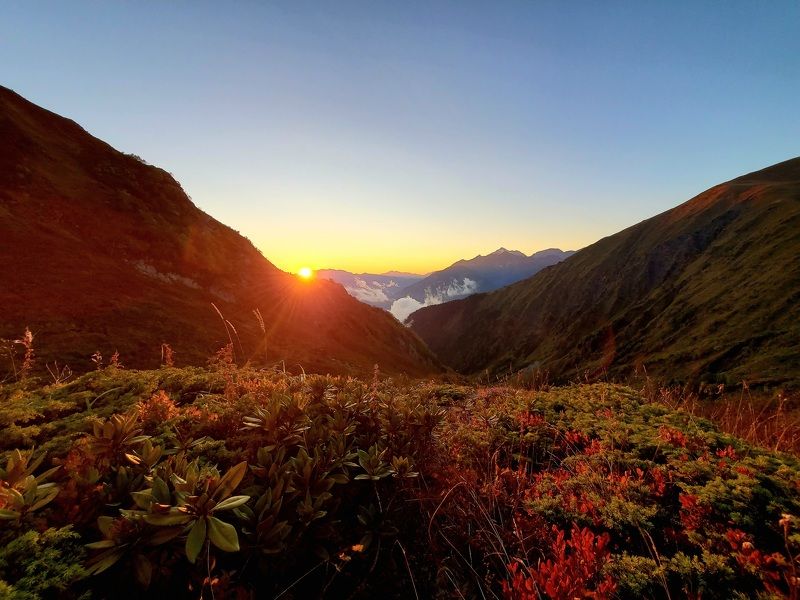 Закат в горахphoto preview