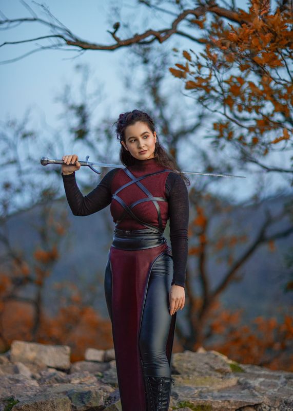 фентези, сказка, легенда, девушка, мечь, осень Девушка воинphoto preview