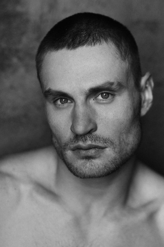 Мужской портретphoto preview