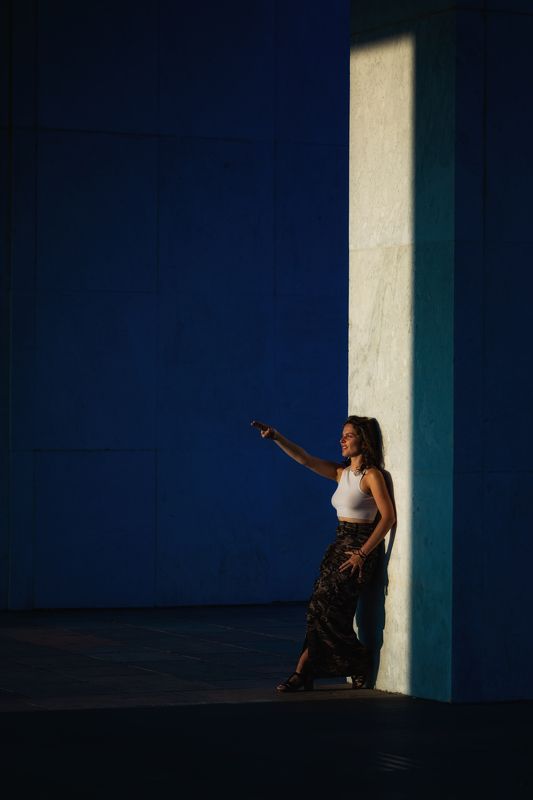 портрет, женский портерт, женщина, свет, тень, цвет, уличный портрет, portrait, woman portrait, street portrait, light, shadow, people, ***photo preview