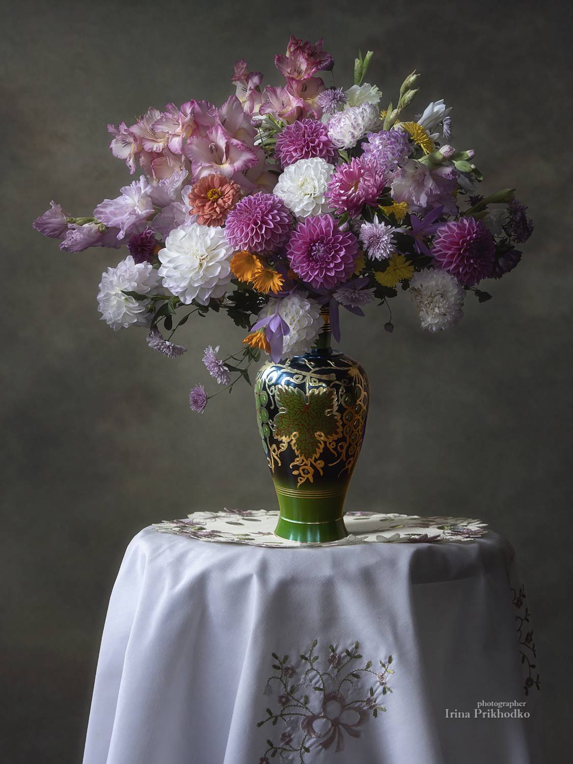 С букетом осенних садовых цветов. Автор: Приходько Ирина натюрморт, цветы, букеты, Приходько Ирина