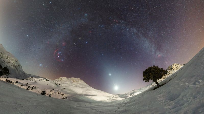 Млечный путь и зодиакальный светphoto preview