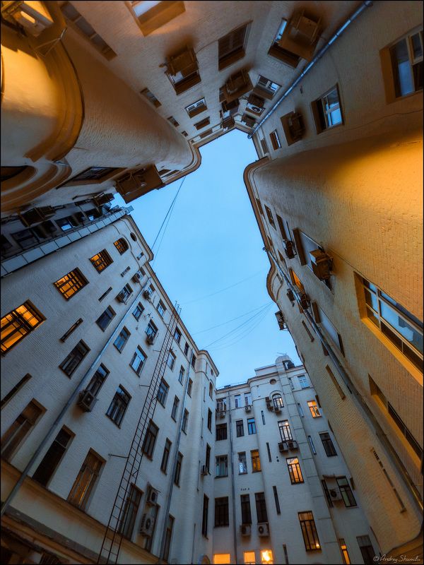 москва, двор-колодец Дворикphoto preview