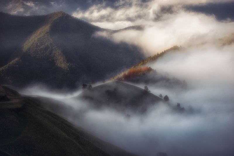россия кавказ ингушетия заповедник эрзи эрзи фото путешествия фототур пейзаж горы туман свет утро рассвет Надвигался туман.photo preview