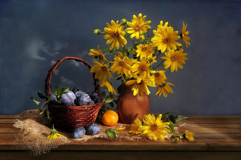 натюрморт,цветы,сливы,корзина,кувшин,мешковина Осеннийphoto preview