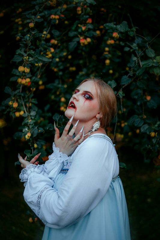 портрет, девушка, вампир, образ, сказка Ghoulphoto preview