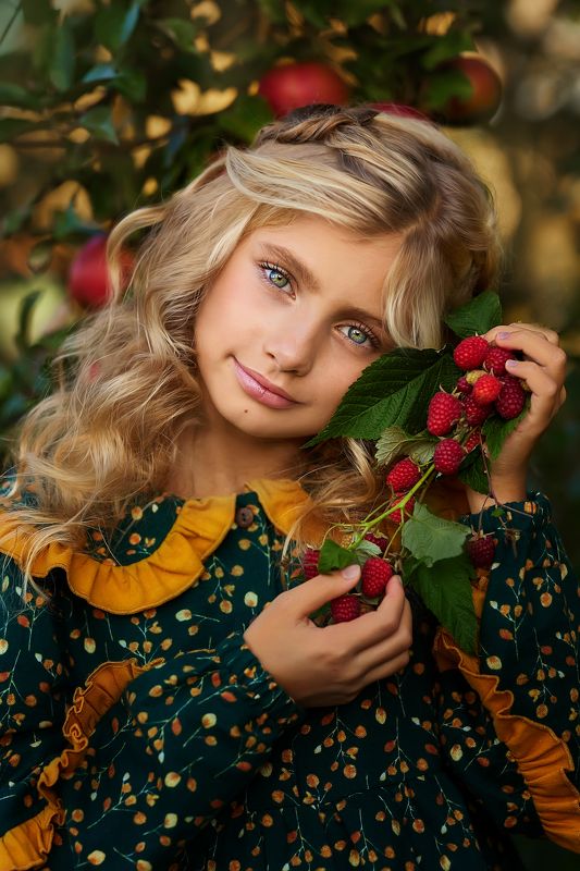 портрет, детский портрет, дети модели, красивая девочка Алина-Викторияphoto preview