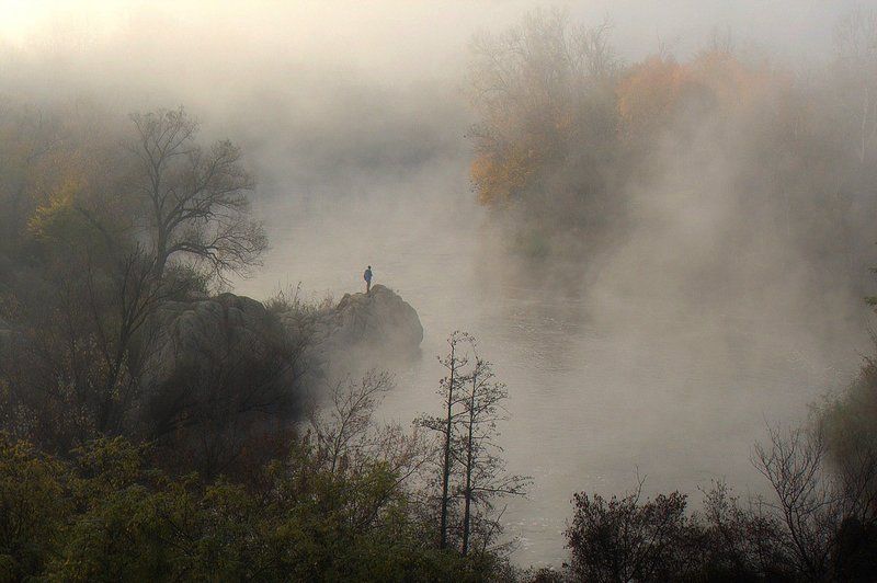 Река. Утро.Туман. Скалы. На плэнере.photo preview
