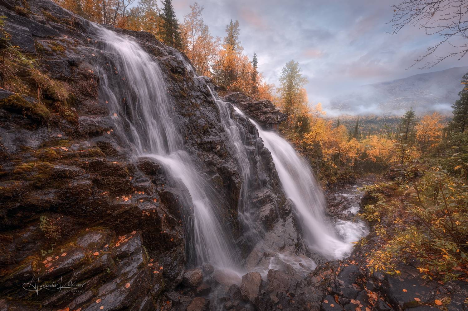 Осенние Хибины.... Автор: Александр Кукринов хибины,осень,водопад,река, Александр Кукринов