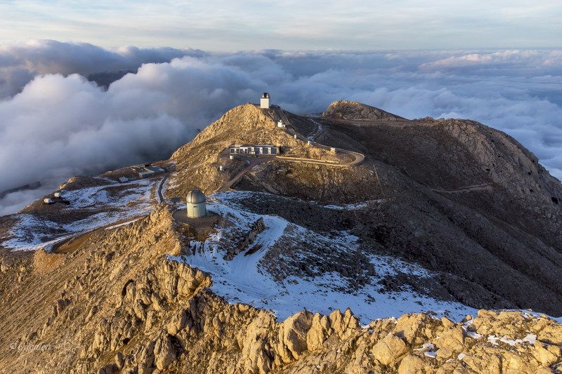 обсерватория горы телескопы Над облакамиphoto preview