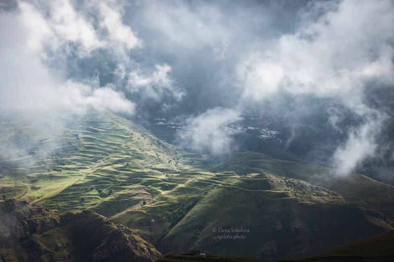 горы, туман В облакахphoto preview