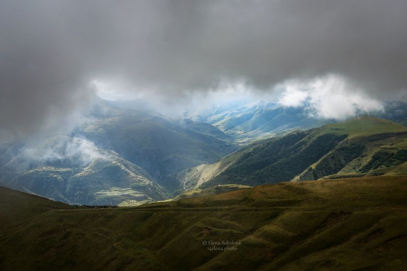 горы, пейзаж, облака, дагестан, туман Окно в горыphoto preview