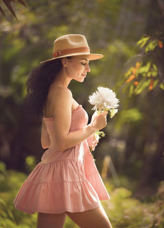 female model, park, beach, australia, queensland, curly hair, pink dress, short dress, lady, outdoor portrait, tropics, elegant, beauty Tropical Rhapsody: Femininity at its Beauty фото превью