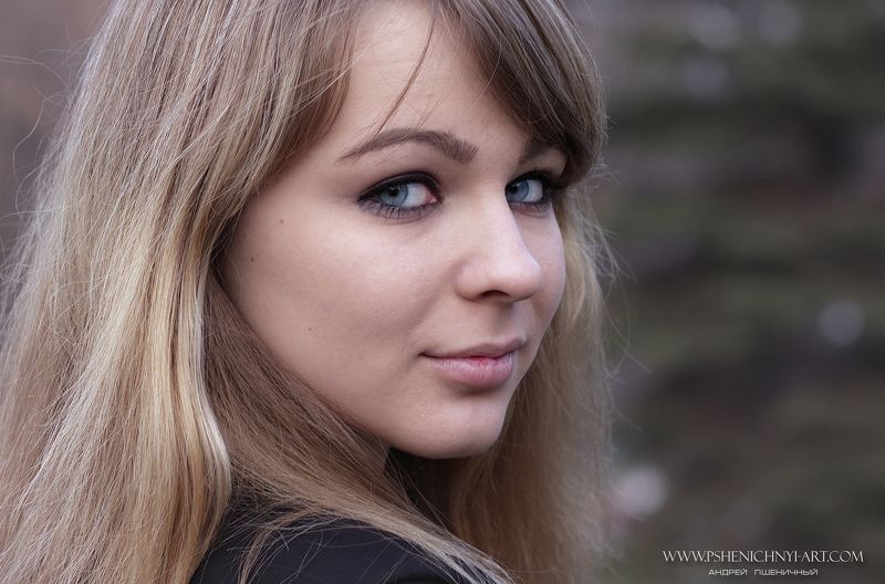 портрет, девушка, женский портрет, крупный план, на улице, осень Осенний портретphoto preview