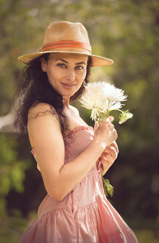 female model, park,  pink dress, australia, queensland, curly hair, short dress, summer dress, lady, flowers, tropics, elegant, beauty Tropical Rhapsody: Femininity at its Beauty фото превью