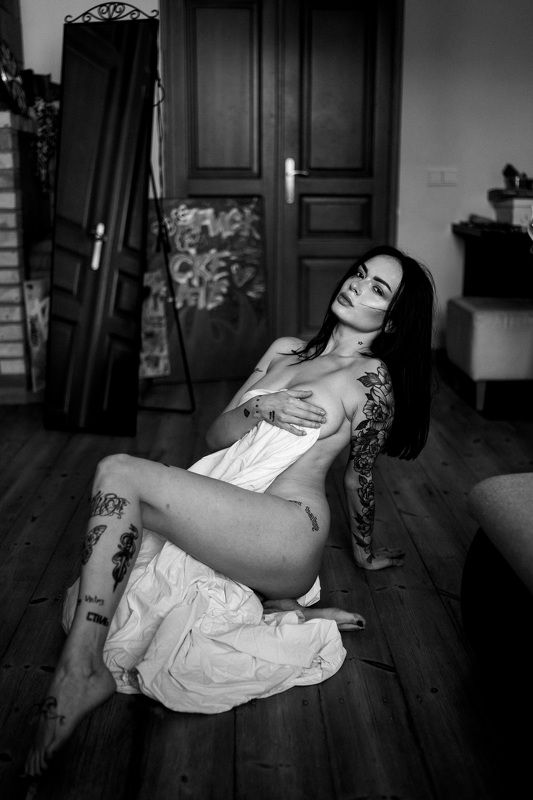 girl, portrait, black and white, nude *photo preview