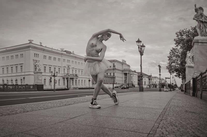 Dangerous Dancesphoto preview