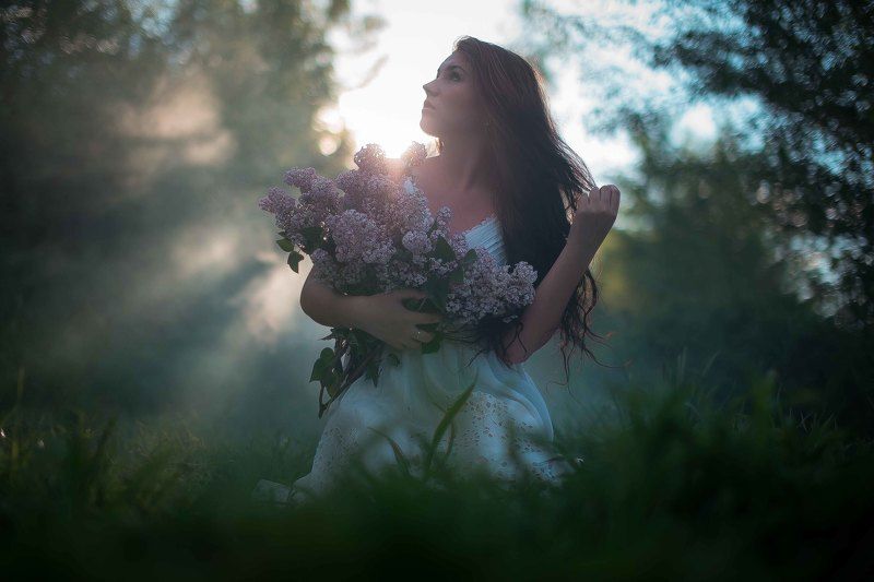 Девушка, портрет, платье, свет, трава, лес, поляна, закат, рассвет, сирень Женяphoto preview