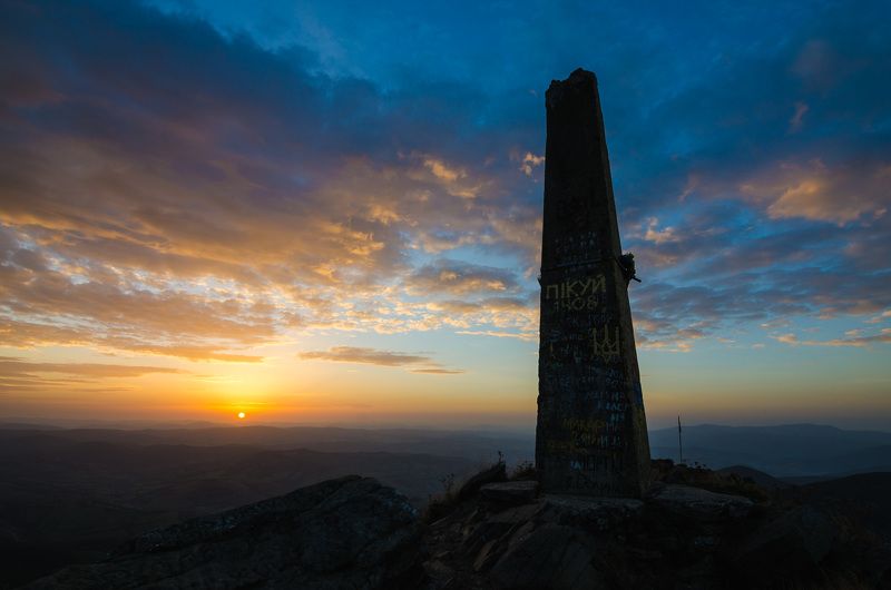 Пикуй, Карпаты, гора, рассвет, вершина Пикуйphoto preview